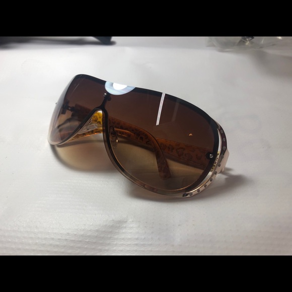 Sunglasses - Picture 7 of 7